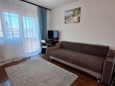 Apartament 3 camere decomandate, 65mp, etaj intermediar, zona Intre Lacuri