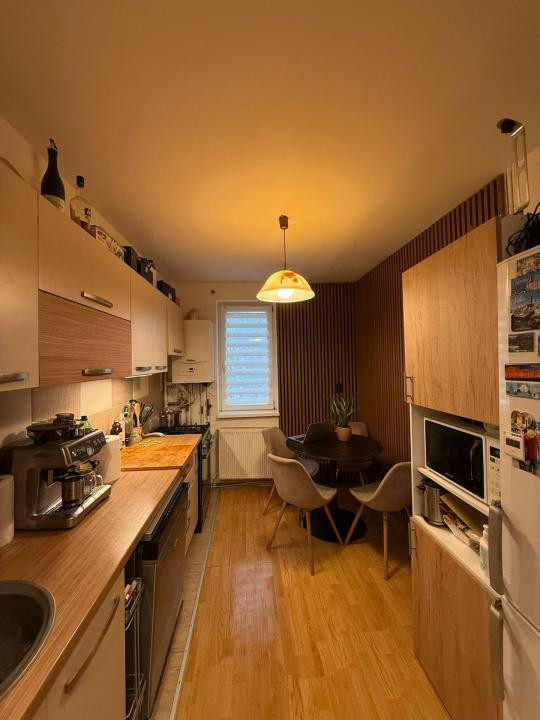 Apartament 3 camere decomandate, etaj intermediar, parcare, zona Gheorgheni