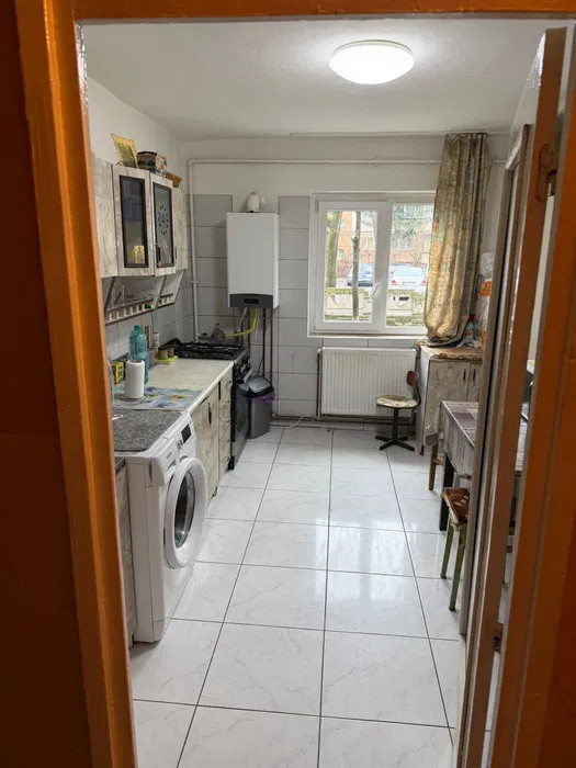 Apartament 3 camere decomandate, 70mp, balcon, zona BRD Marasti