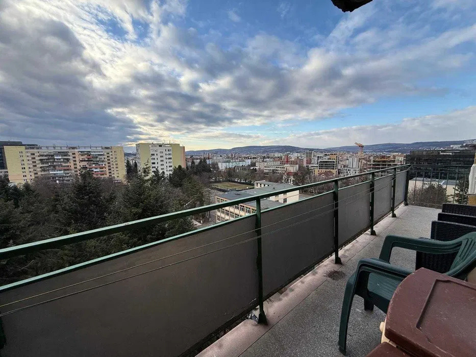 Apartament 2 camere, balcon 10 mp, etaj intermediar, zona Iulius Mall