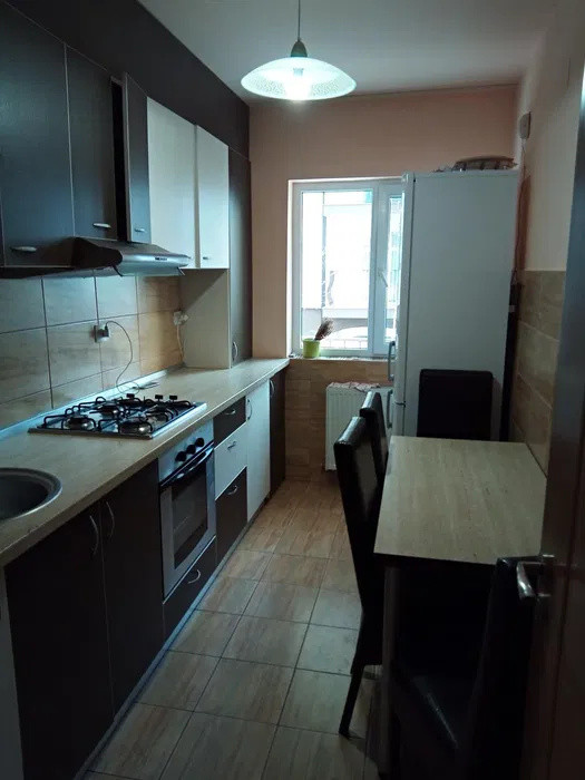 Apartament cu 2 camere, 55 mp, parcare, zona Florilor