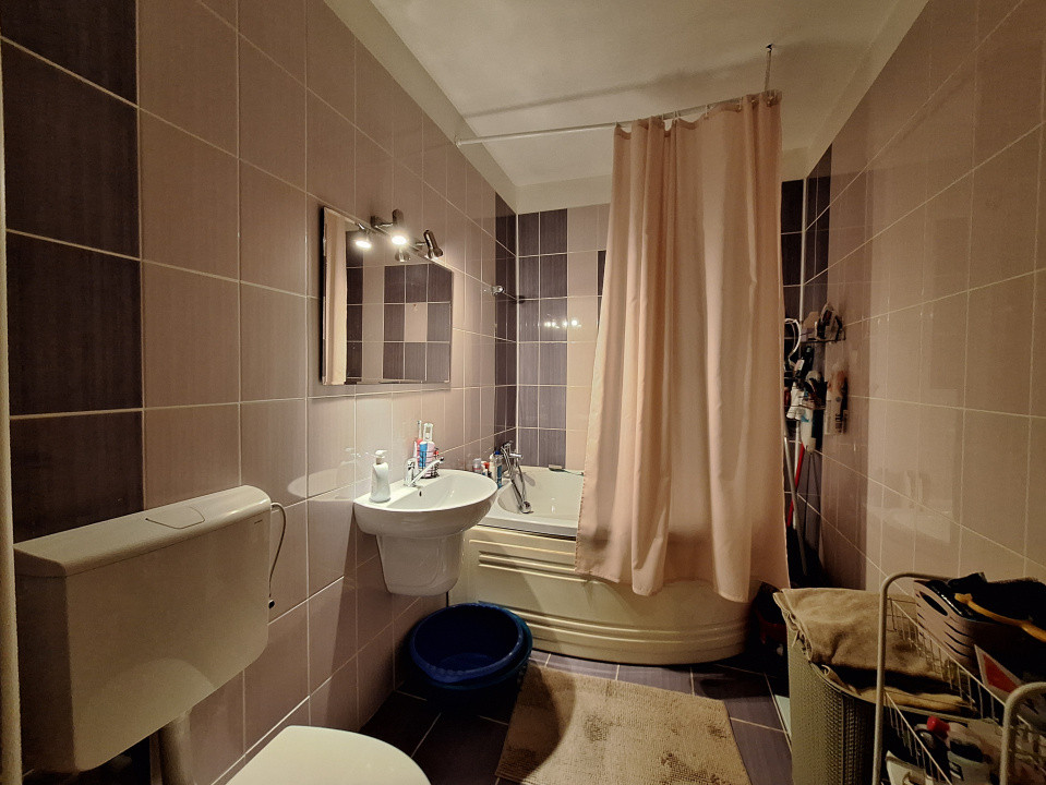 Apartament cu 2 camere, 55 mp, parcare, zona Florilor