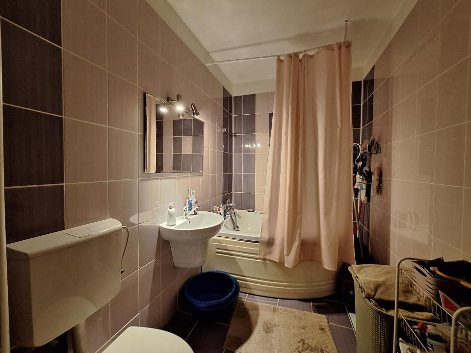 Apartament cu 2 camere, 55 mp, parcare, zona Florilor