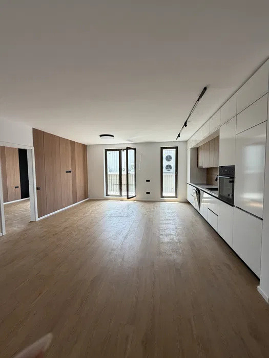 Apartament cu 2 camere, 56 mp, balcon, zona Eroilor