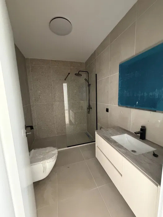 Apartament cu 2 camere, 56 mp, balcon, zona Eroilor
