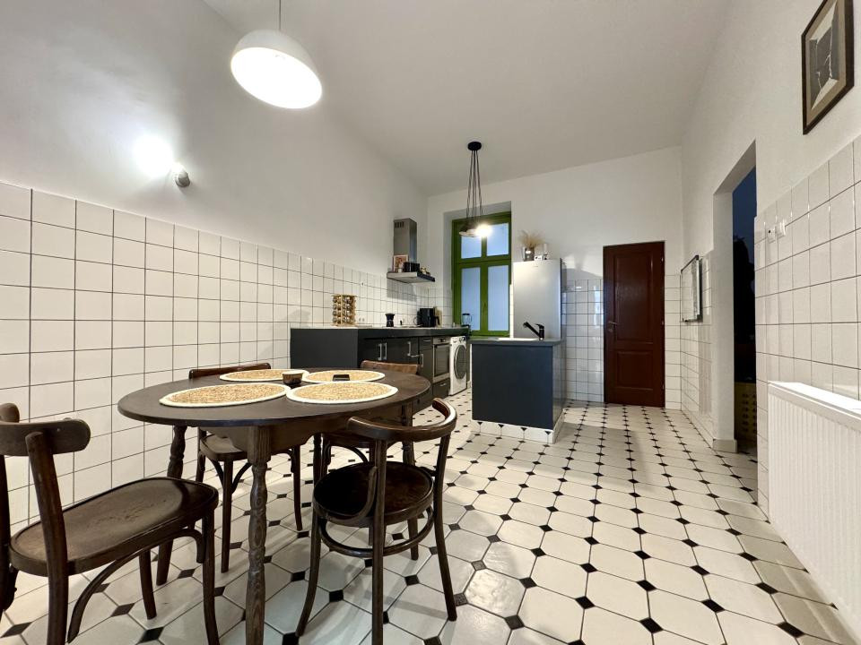 Apartament cu tavan înalt, 71 mp utili, garaj, zona Calea Dorobanților