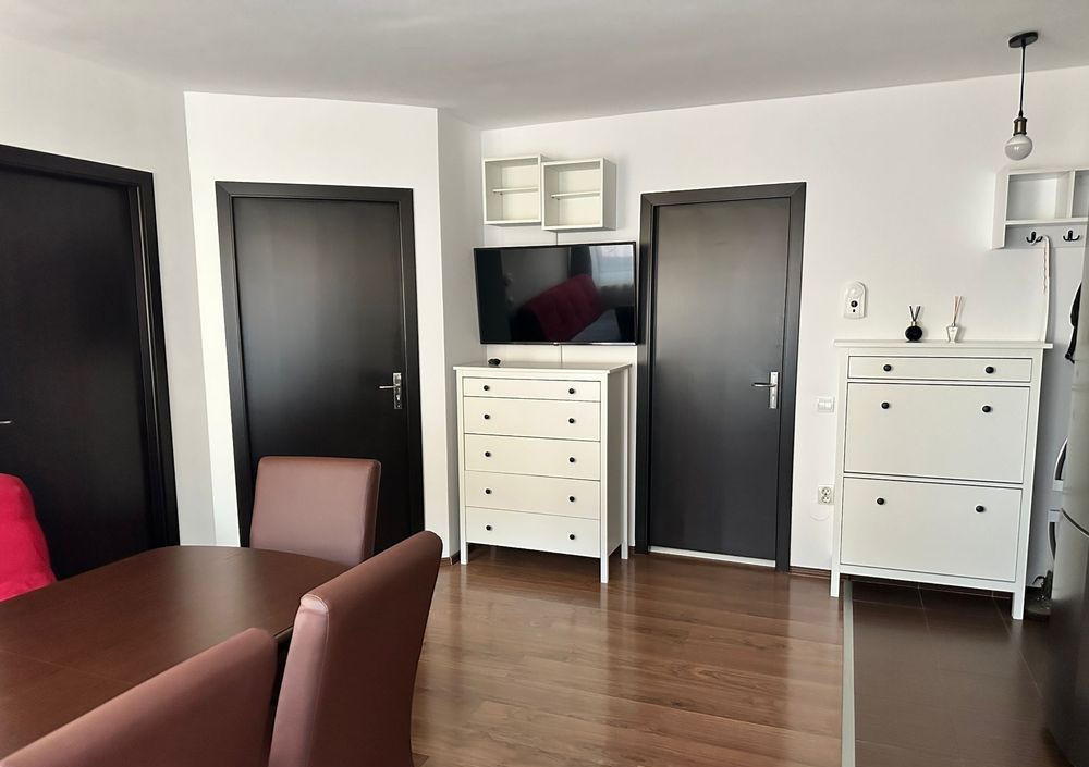 Apartament cu 3 camere de închiriat ,etaj 1,zona Sesul de sus