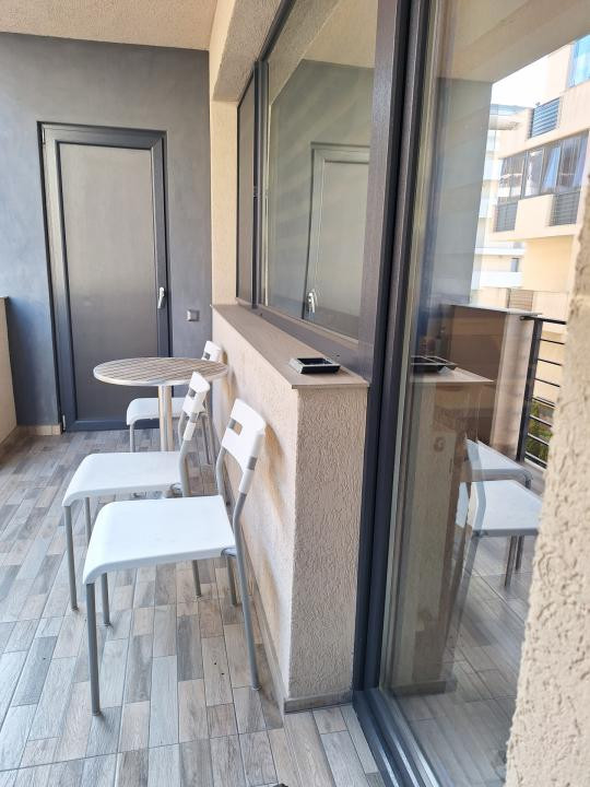 Apartament cu 2 camere, 58 mp, balcon, zona Eroilor