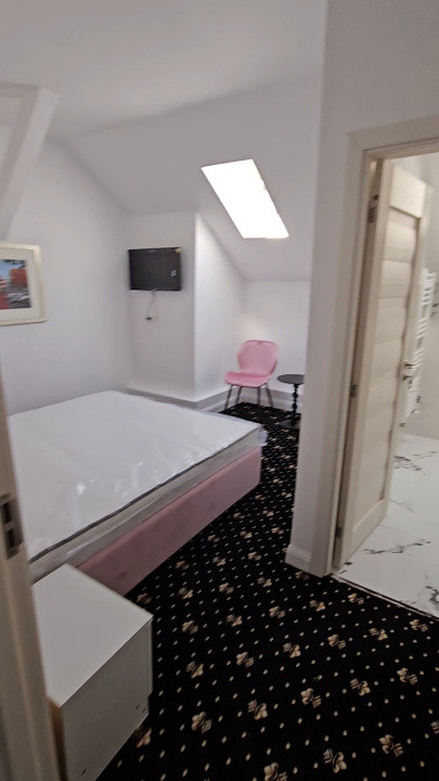 Pensiune cu 12 camere, renovata, Restaurant , Grigorescu 