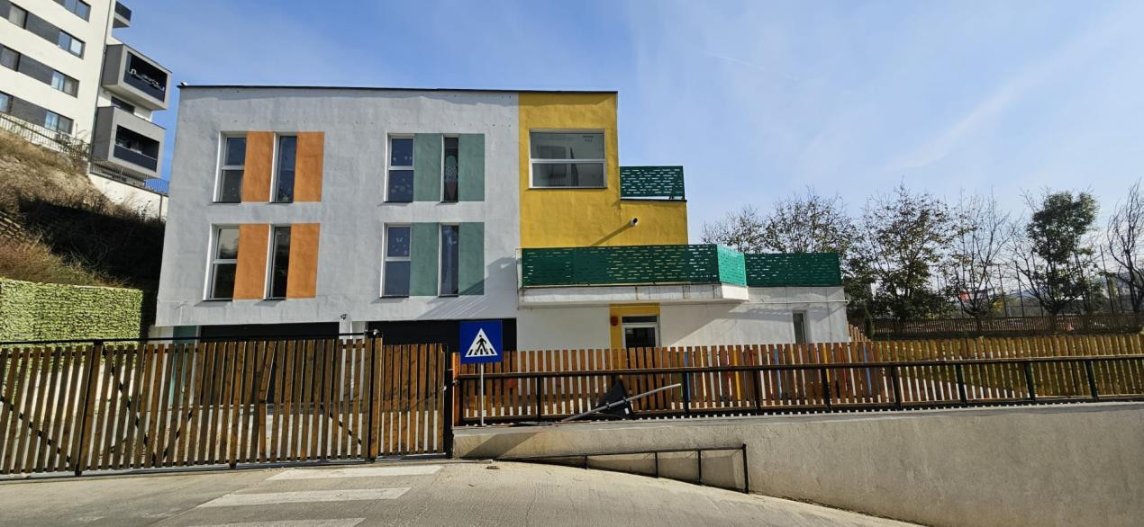 Grădiniță/școală, 480 mp utili, teren 1365 mp, zona Corneliu Coposu