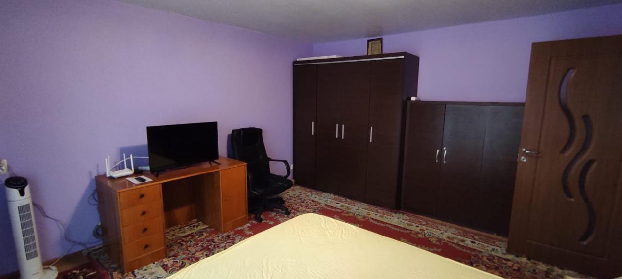 Apartament cu 2 camere, parcare, balcon, zona Eroilor