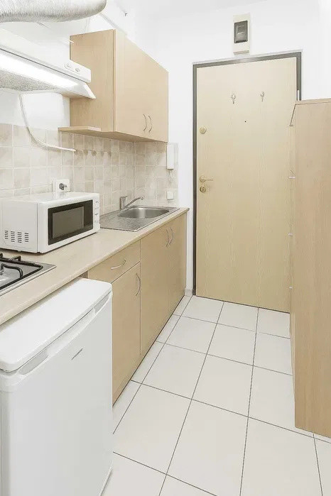 Garsoniera, 24mp, balcon, etaj intermediar, zona FSEGA