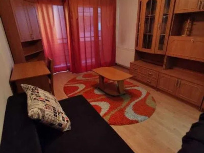 Garsoniera, 24mp, balcon, etaj intermediar, zona FSEGA