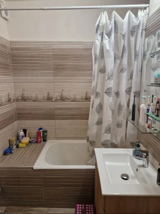 Apartament 3 camere, 58mp, doua parcari si garaj, la cheie, Baciu