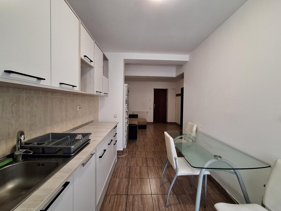 Apartament cu 2 camere, 46 mp, parcare, zona Stejarului