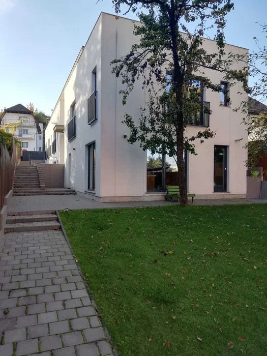 Clădire premium 500 mp, ideală pentru birouri sau activități mixte, Zorilor