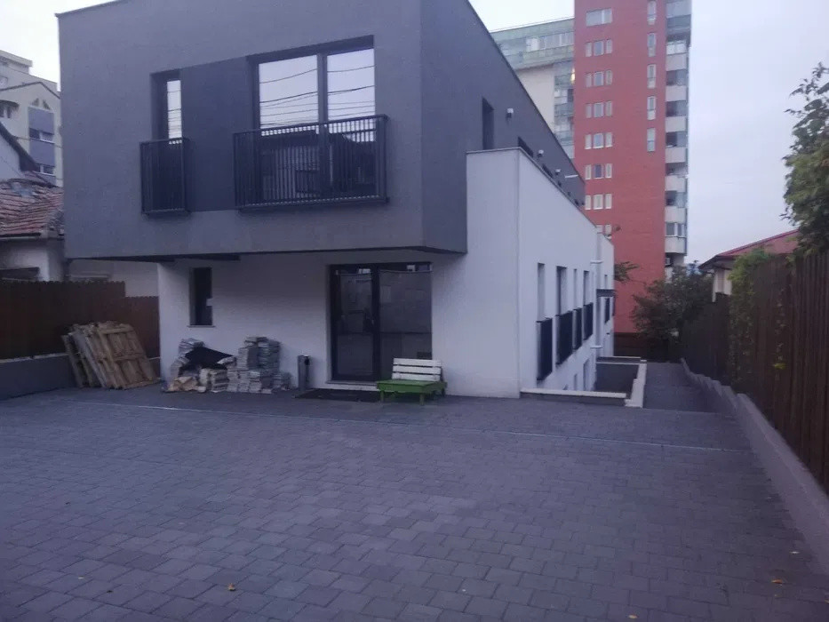 Clădire premium 500 mp, ideală pentru birouri sau activități mixte, Zorilor