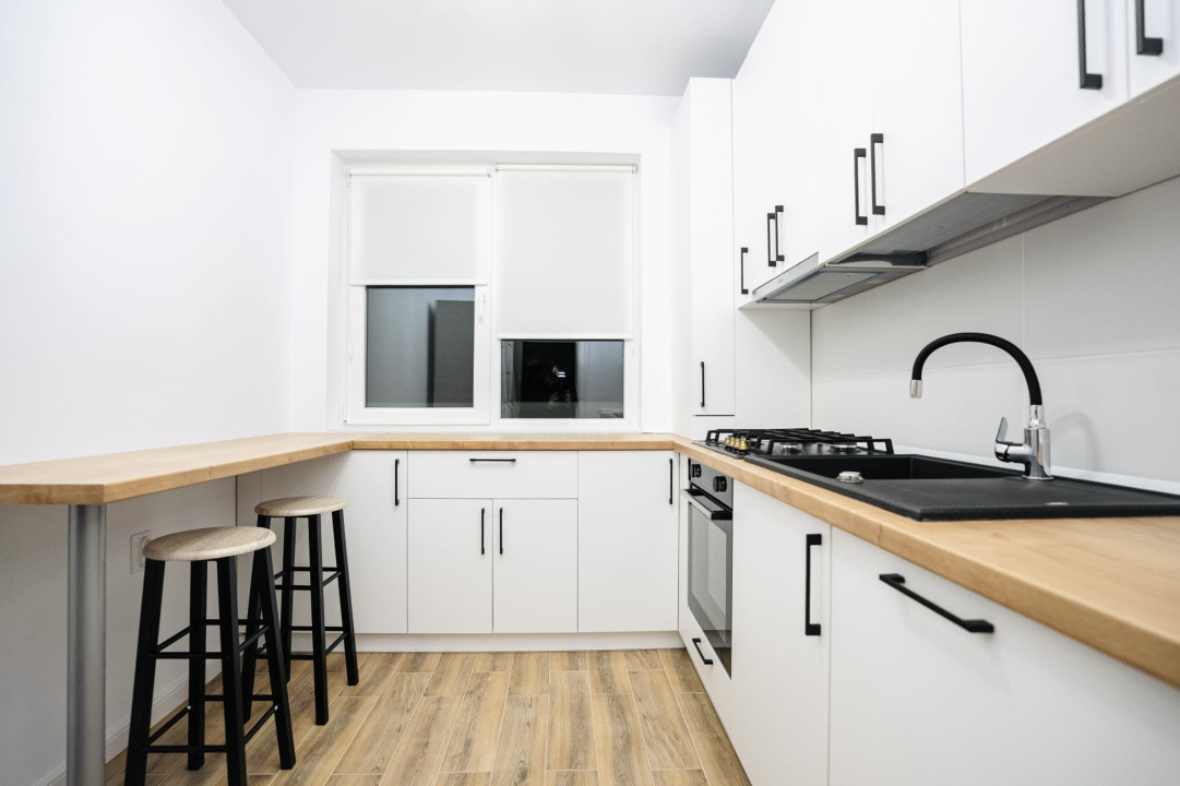 Apartament la prima închiriere,2 camere decomandate +terasa,zona Terra