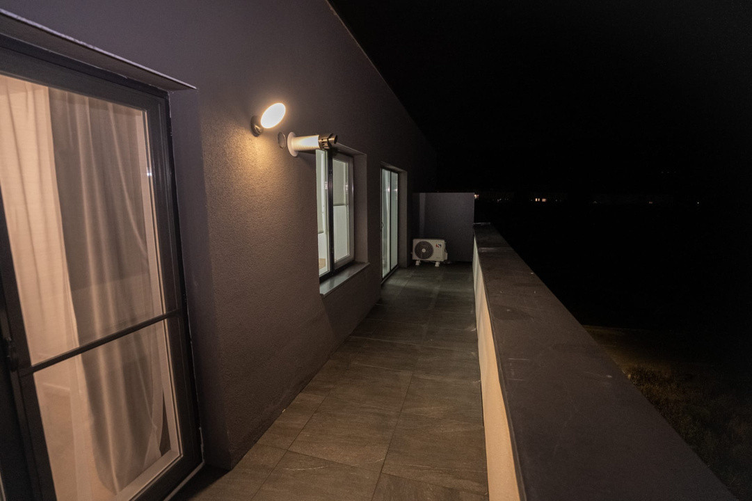 Apartament la prima închiriere,2 camere decomandate +terasa,zona Terra