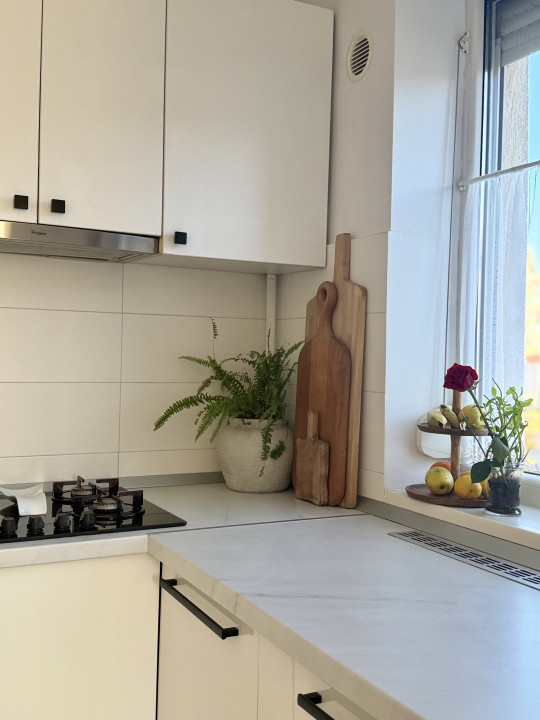 Apartament de 60 mp utili+2 balcoane, etaj 1,parcare,zona Kik