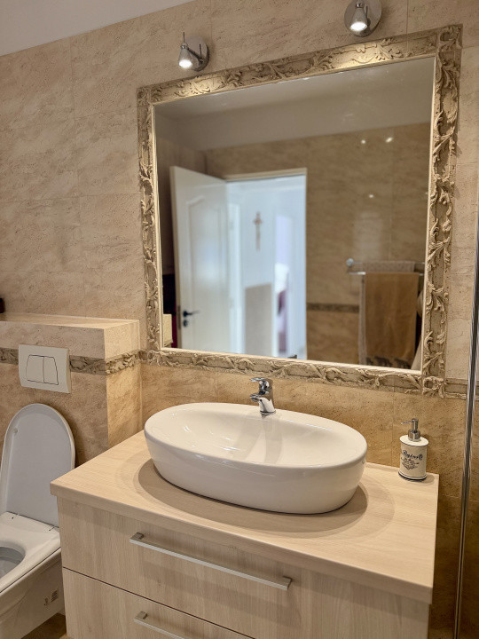 Apartament de 60 mp utili+2 balcoane, etaj 1,parcare,zona Kik