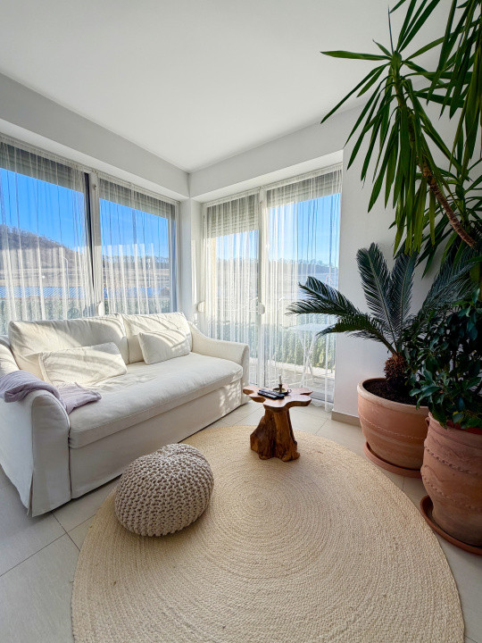 Apartament de 60 mp utili+2 balcoane, etaj 1,parcare,zona Kik