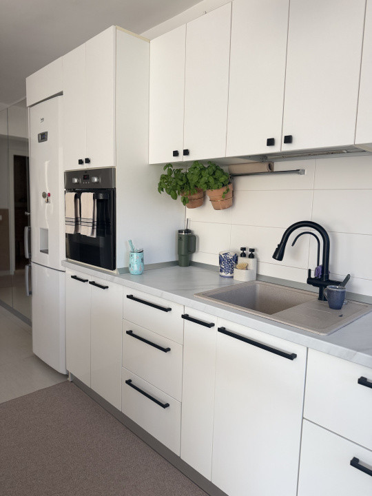 Apartament de 60 mp utili+2 balcoane, etaj 1,parcare,zona Kik