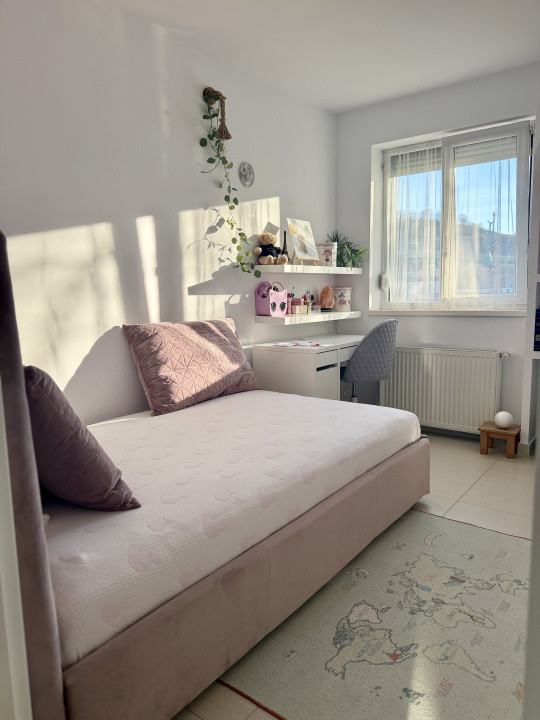 Apartament de 60 mp utili+2 balcoane, etaj 1,parcare,zona Kik