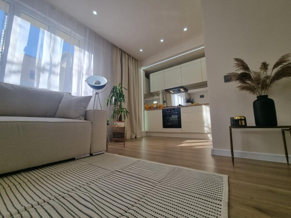 Apartament cu 2 camere,ultrafinisat ,zona centrală 