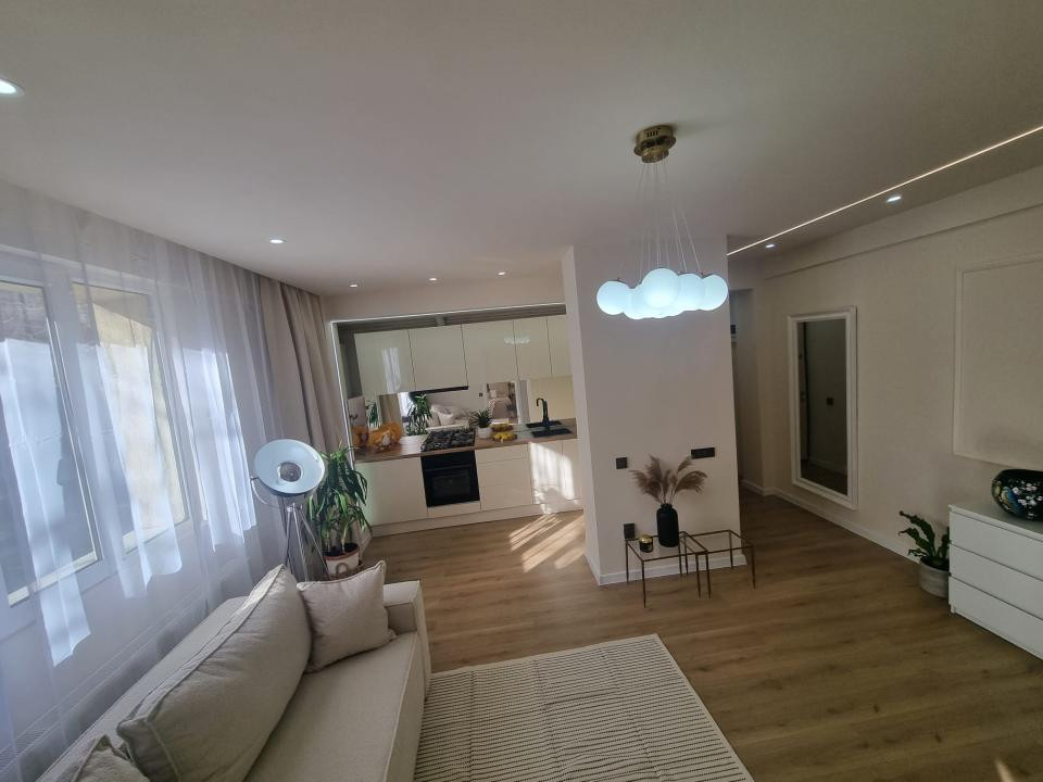 Apartament cu 2 camere,ultrafinisat ,zona centrală 