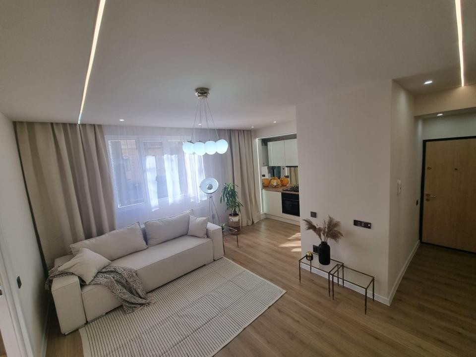 Apartament cu 2 camere,ultrafinisat ,zona centrală 