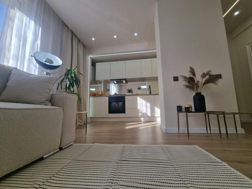 Apartament cu 2 camere,ultrafinisat ,zona centrală 