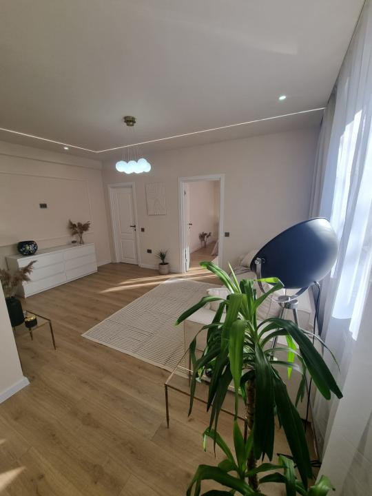 Apartament cu 2 camere,ultrafinisat ,zona centrală 