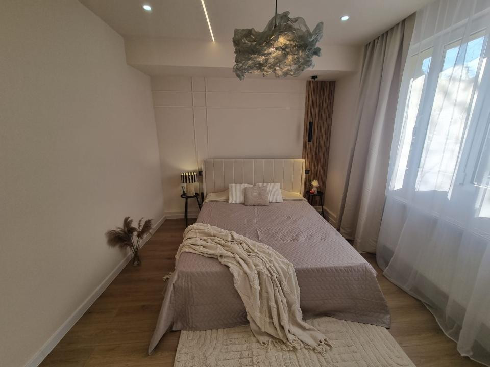 Apartament cu 2 camere,ultrafinisat ,zona centrală 