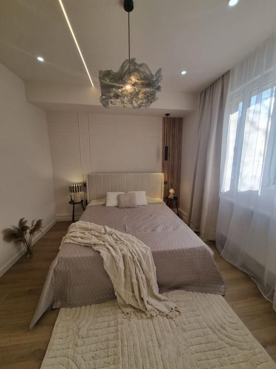 Apartament cu 2 camere,ultrafinisat ,zona centrală 