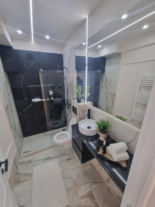 Apartament cu 2 camere,ultrafinisat ,zona centrală 