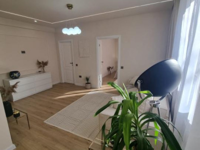 Apartament cu 2 camere,ultrafinisat ,zona centrală 
