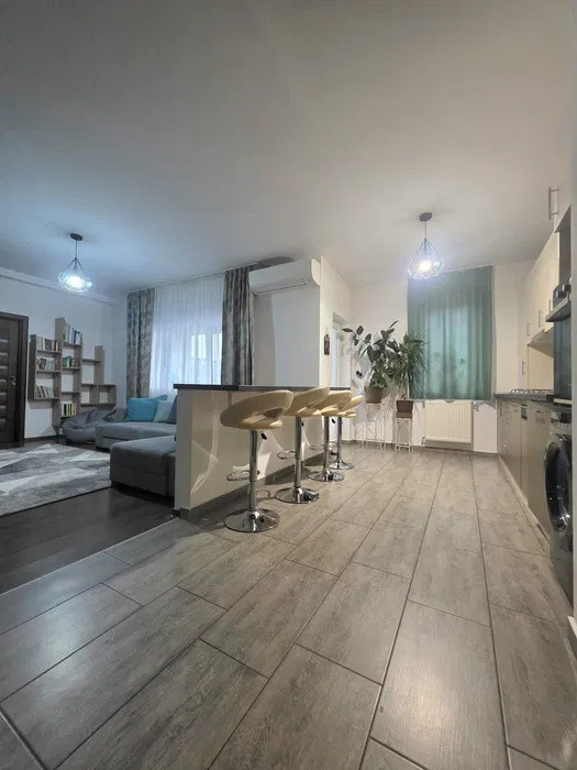 Apartament cu 3 camere, 76 mp, parcare, zona Stadionului