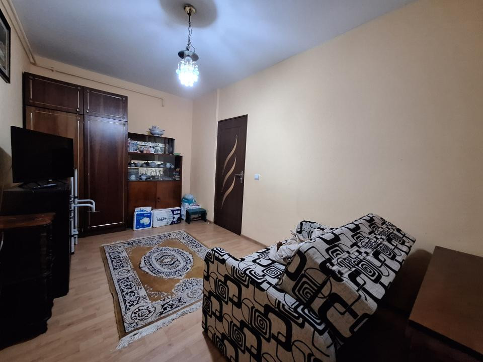 Apartament decomandat, etajul 1, garaj individual, strada Stejarului