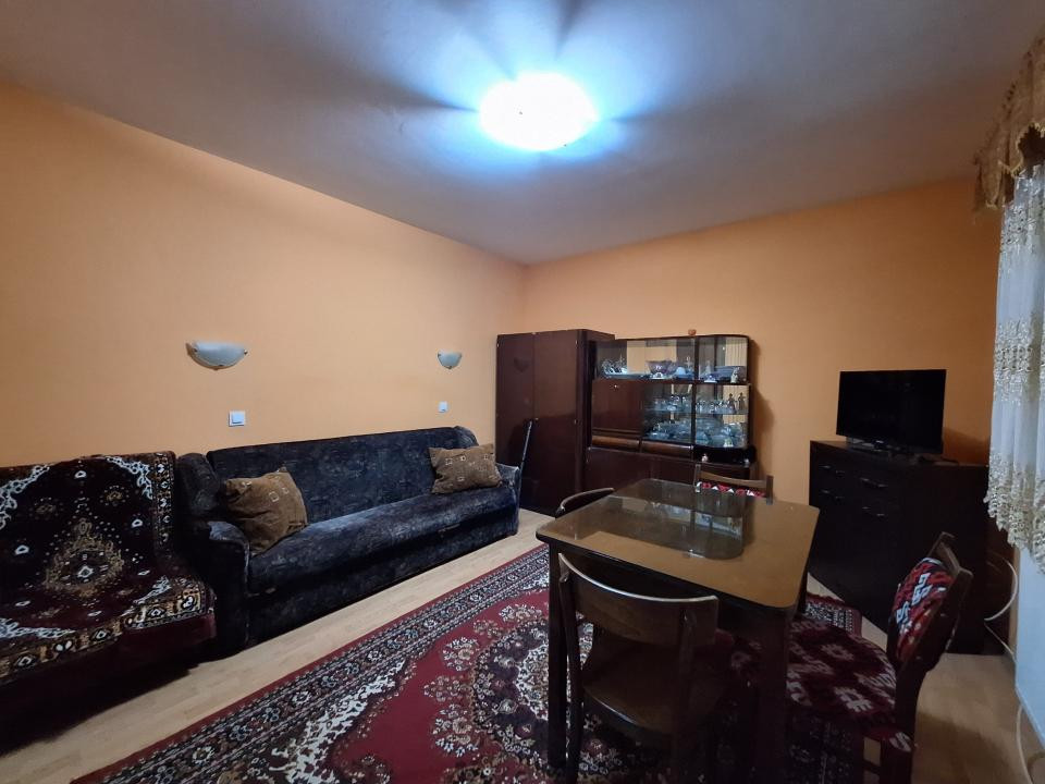 Apartament decomandat, etajul 1, garaj individual, strada Stejarului