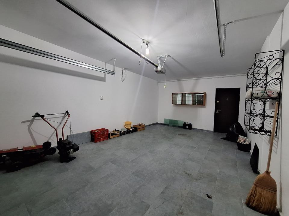 Apartament decomandat, etajul 1, garaj individual, strada Stejarului