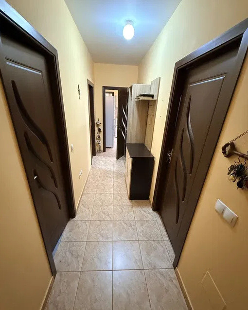Apartament decomandat, etajul 1, garaj individual, strada Stejarului