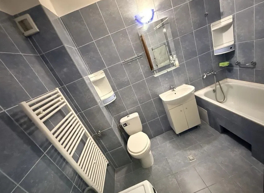 Apartament decomandat, etajul 1, garaj individual, strada Stejarului