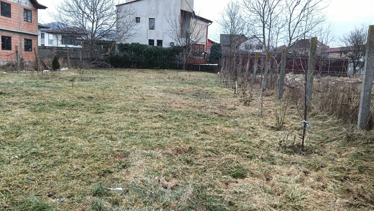 Teren intravilan 575mp + drum servitute