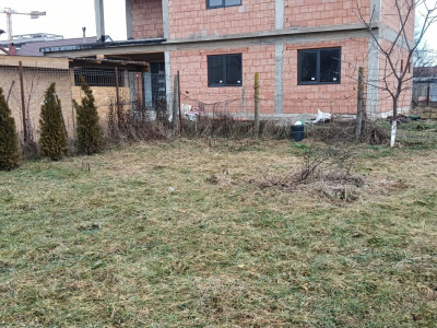 Teren intravilan 575mp + drum servitute