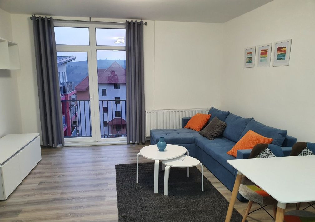 Apartament 3 camere  – Baciu, zonă elegantă, cu parcare 