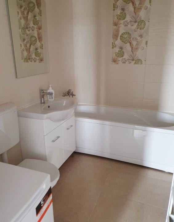 Apartament 3 camere  – Baciu, zonă elegantă, cu parcare 