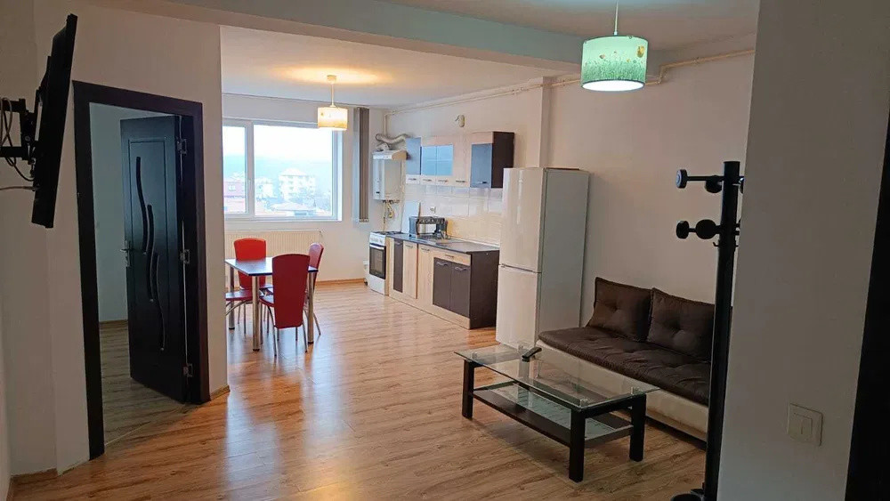 Apartament cu 2 camere, 58 mp, balcon, zona Stadionului