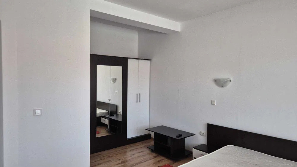 Apartament cu 2 camere, 58 mp, balcon, zona Stadionului