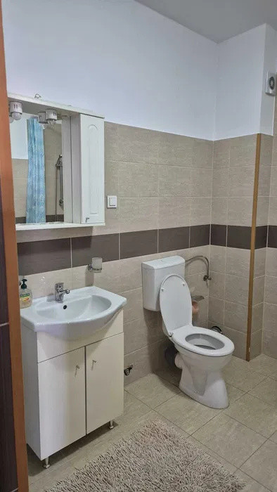 Apartament cu 2 camere, 58 mp, balcon, zona Stadionului